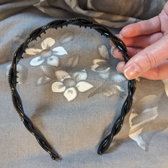 🌟3/$20🌟Fancy Headband - Picture 2 of 4